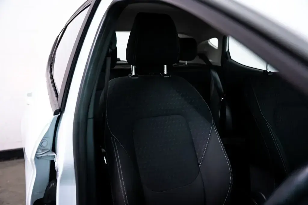 Second-hand Ford Fiesta Zetec 100 CP (73 kW) 2019 Alb Hatchback