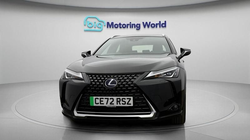 Used Lexus UX 300e 147 kW (201 HP) 2023 Black SUV