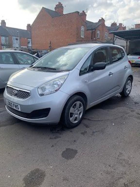 Used Kia Venga 90 HP (66 kW) 2010 Silver Hatchback