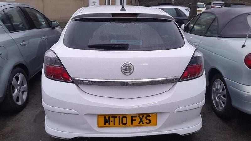 Used Vauxhall Astra SRi 2010 White Hatchback