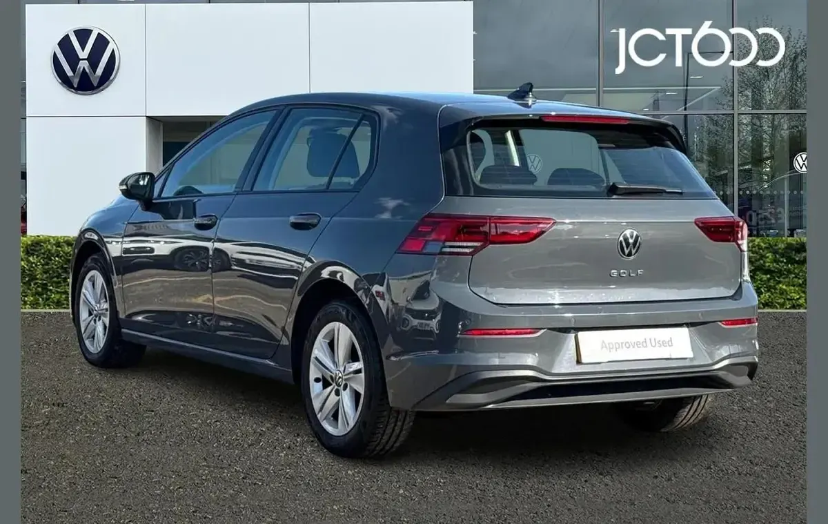 Used VW Golf VIII Life 150 HP (110 kW) 2023 Grey Hatchback