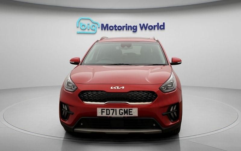 Used Kia Niro 141 HP (103 kW) 2022 Red SUV