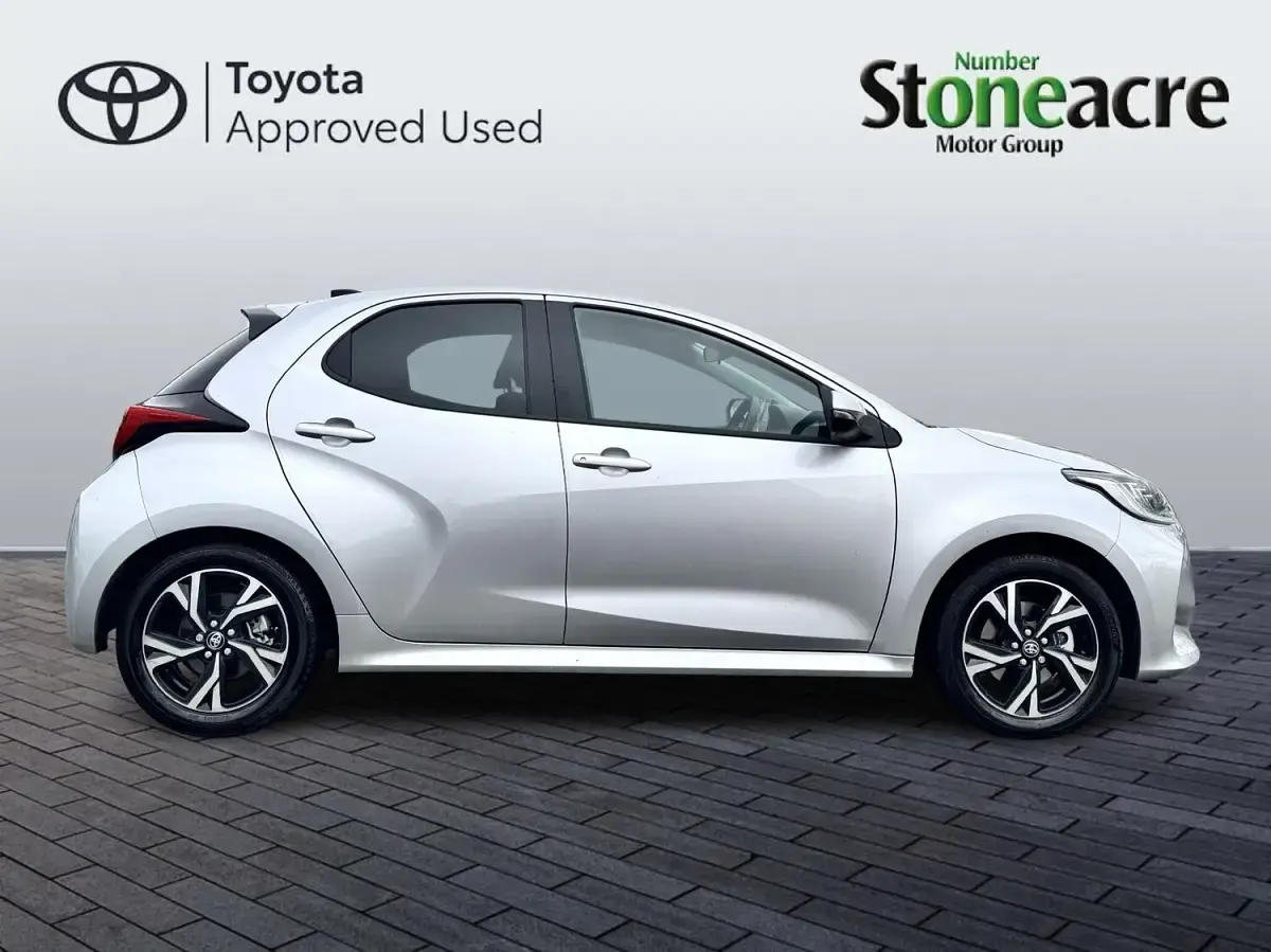 Used Toyota Yaris Design 114 HP (83 kW) 2025 Silver Hatchback