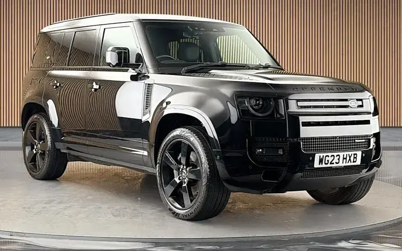 Used Land Rover Defender HSE Dynamic 300 HP (220 kW) 2023 SUV