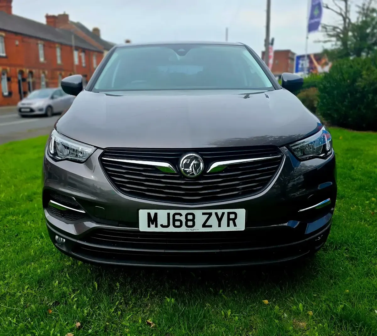 Used Vauxhall Grandland X 130 HP (95 kW) 2018 Grey SUV