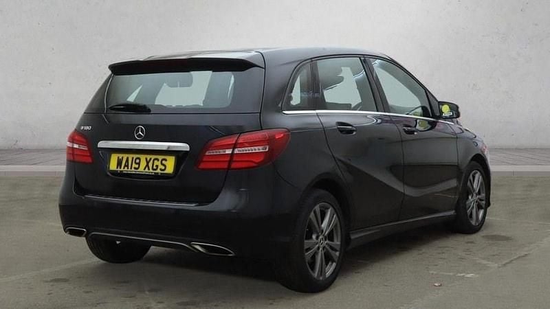 Used Mercedes B180 Exclusive 122 HP (89 kW) 2019 Black MPV