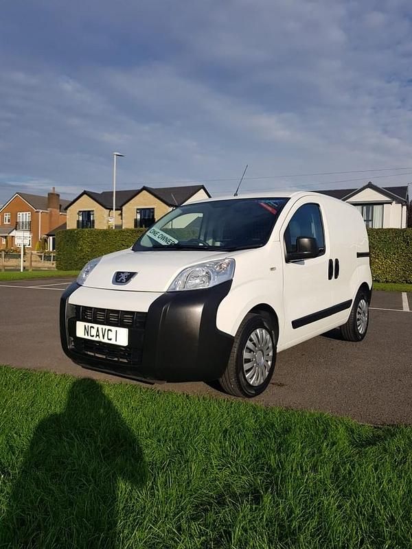 White Used 2017 Peugeot Bipper S MPV | £3,495 (Good price) - Image 1/4