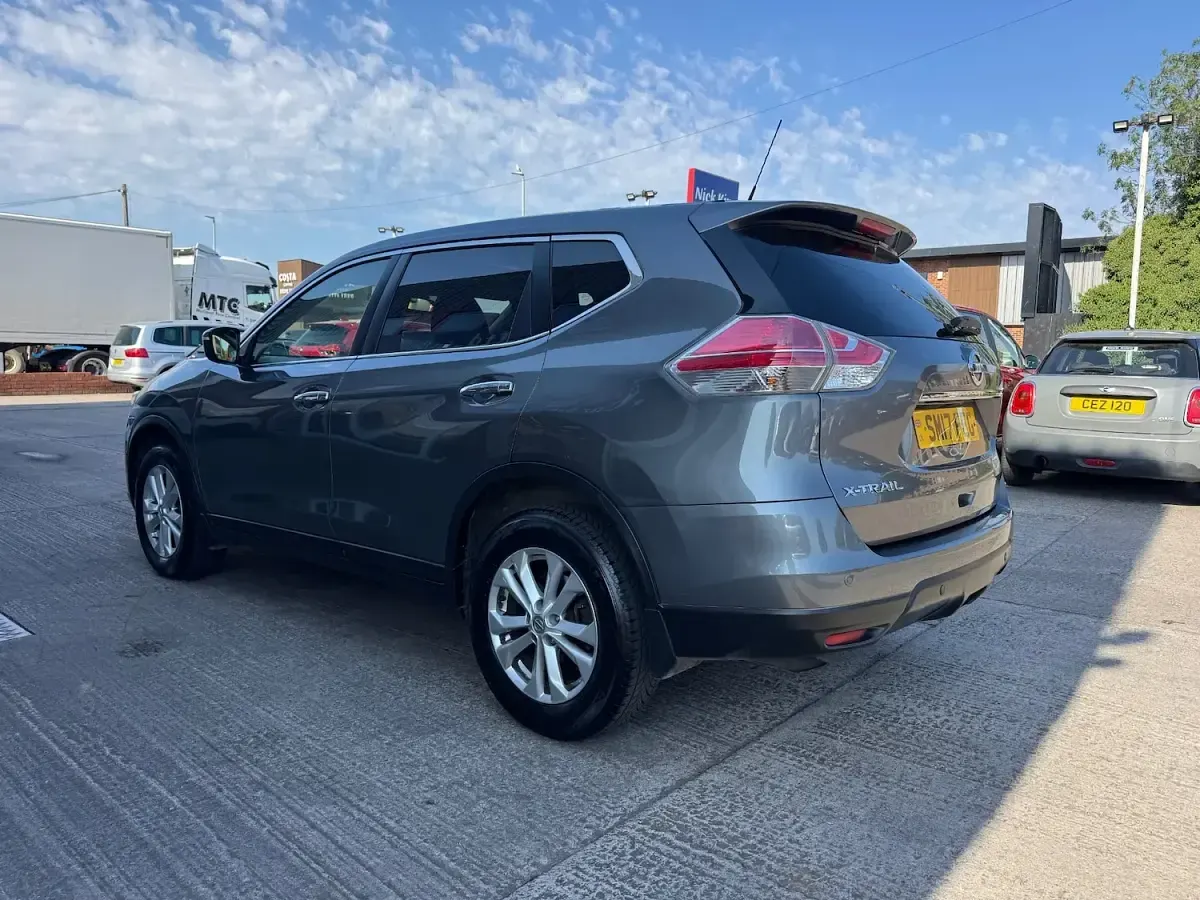Used Nissan X-Trail Acenta 160 HP (117 kW) 2017 Grey SUV