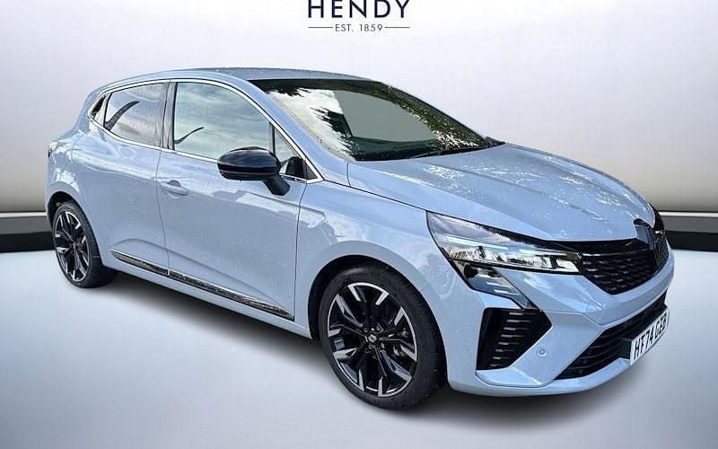 Ceramic grey Used 2025 Renault Clio V Techno Hatchback | £15,999 (Fair price) - Image 1/4