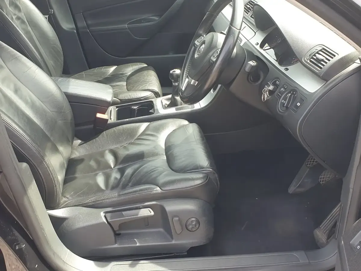 Begagnad VW Passat Highline 110 HK (80 kW) 2009 Svart Sedan