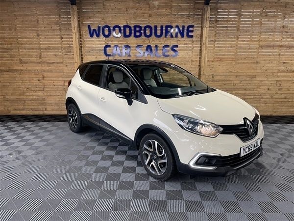 Cream/black Used 2019 Renault Captur Iconic SUV | £10,995 (Fair price) - Image 1/1