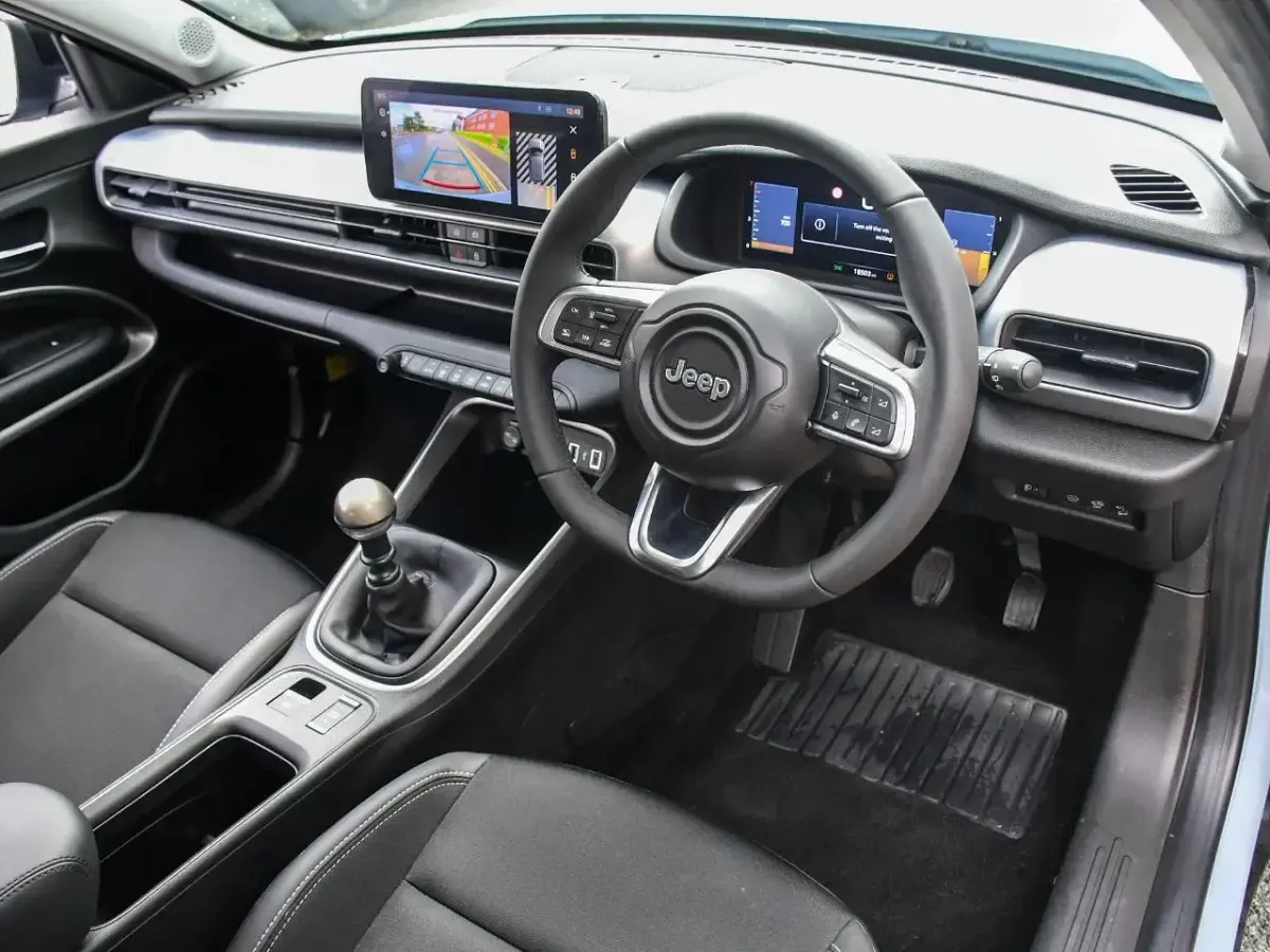 Used Jeep Avenger Summit 100 HP (73 kW) 2025 Grey SUV