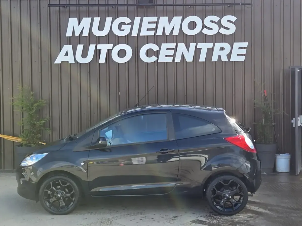 Begagnad Ford Ka Zetec 69 HK (50 kW) 2016 Svart Halvkombi