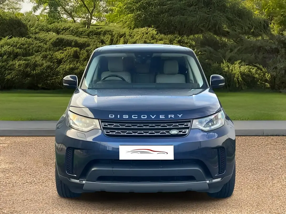 Used Land Rover Discovery 5 SE 2017 Blue SUV