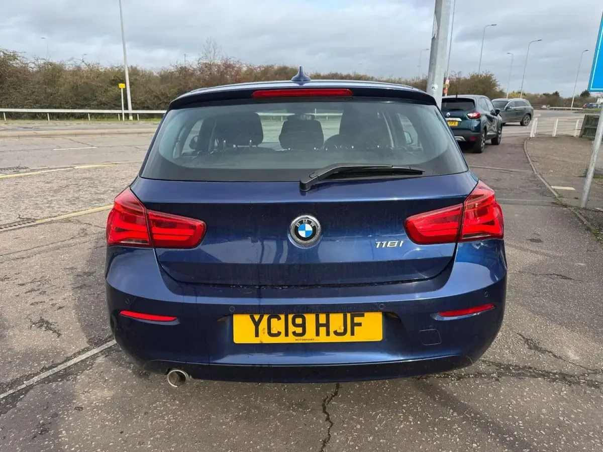 Usado BMW 118 Impressive 2019 Azul Utilitario
