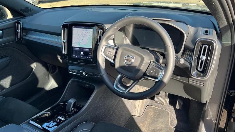 Used Volvo XC40 Plus 197 HP (144 kW) 2025 Black SUV