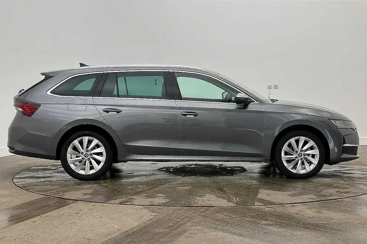 New Skoda Octavia SE L 110 HP (80 kW) 2025 Graphite grey metallic Estate