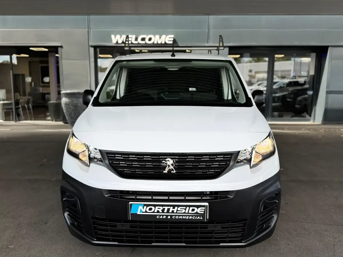 Used Peugeot Partner Premium 2023 White MPV