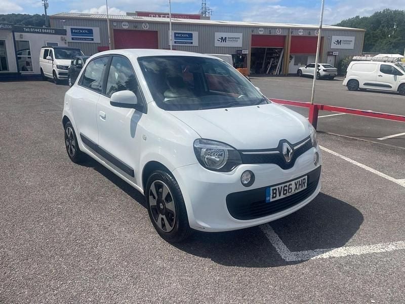 White Used 2016 Renault Twingo Play Hatchback | £4,591 (Fair price) - Image 1/4