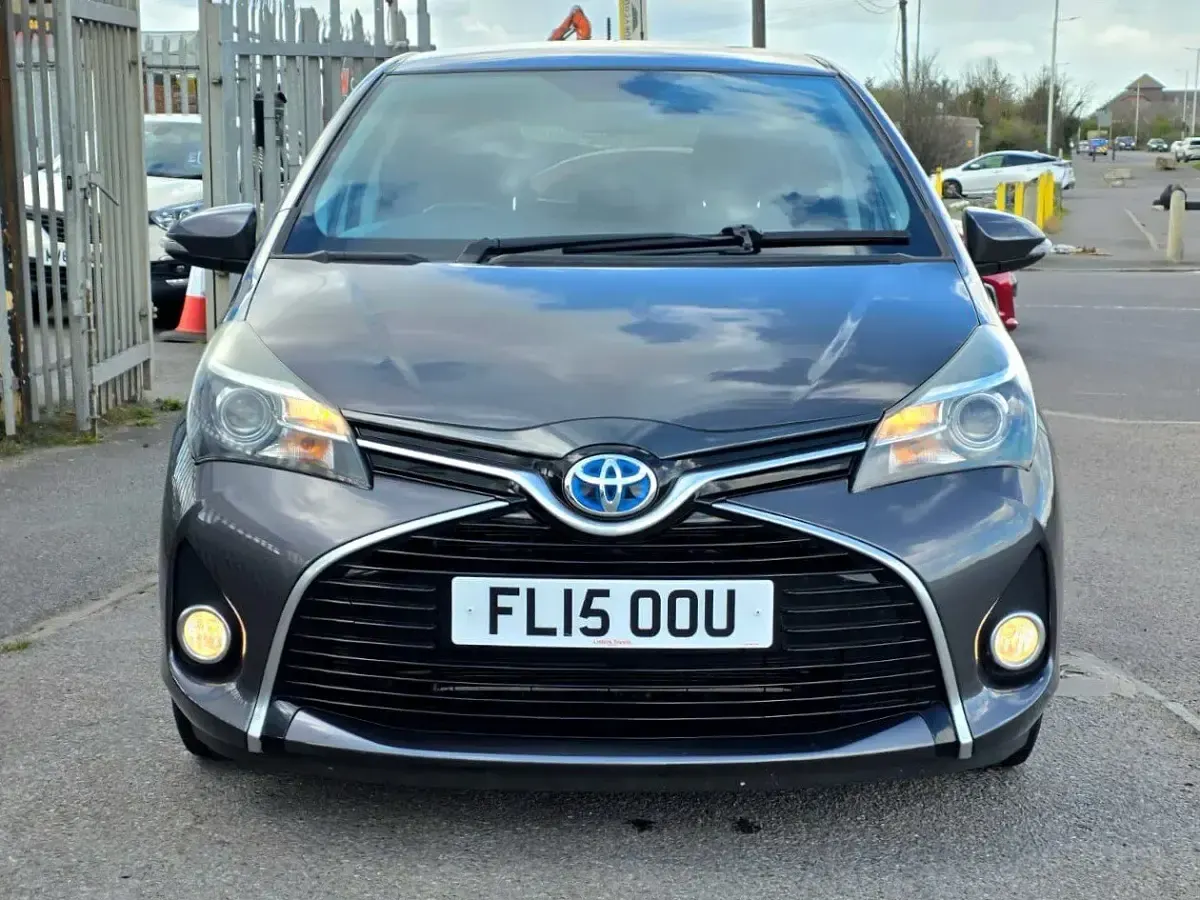 Used Toyota Yaris Hybrid 2015 Grey Hatchback