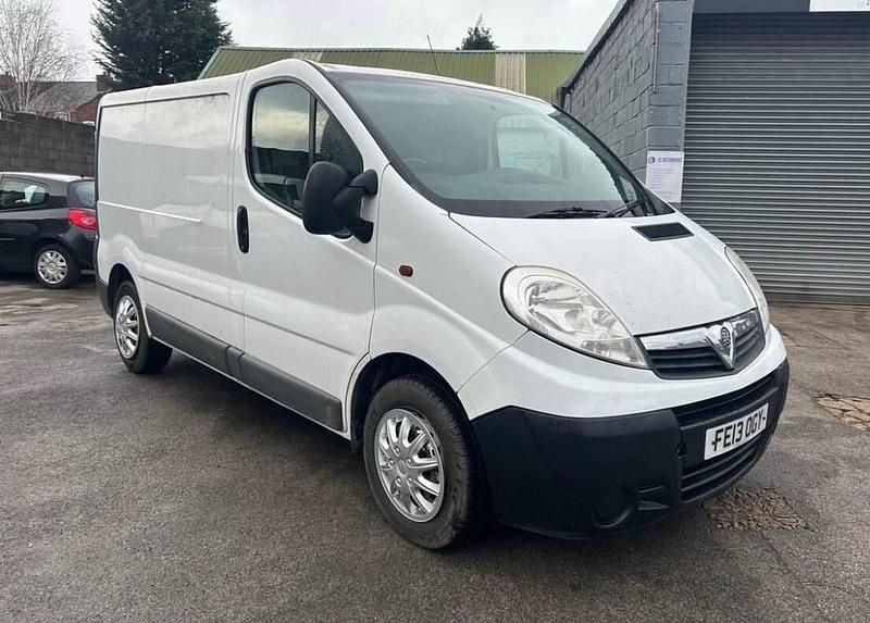 Used Vauxhall Vivaro 113 HP (83 kW) 2013 White MPV