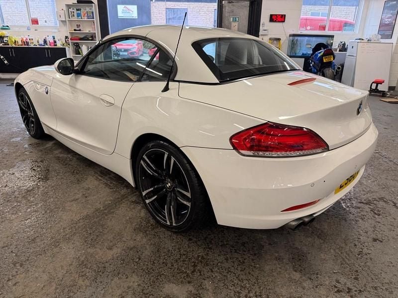 Used BMW Z4 Lifestyle 2010 White Cabriolet