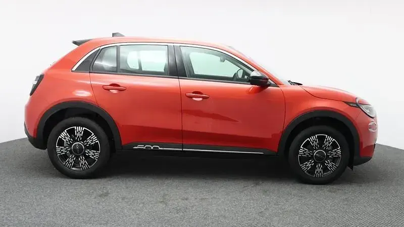 Used Fiat 600 S 100 HP (73 kW) 2025 Orange SUV