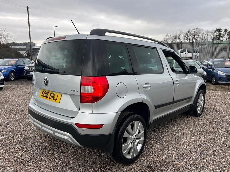 Used Skoda Yeti SE L 110 HP (80 kW) 2016 Silver SUV