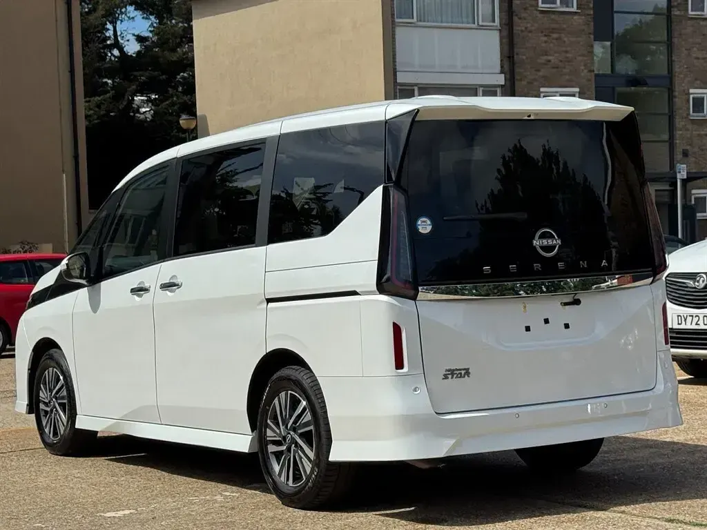 Used Nissan Serena 2025 White MPV