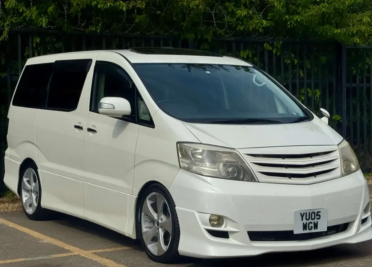 Used Toyota Alphard Edition 2005 White MPV