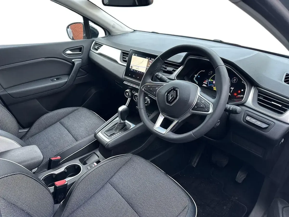 Used Renault Captur SE 143 HP (105 kW) 2022 Grey/black SUV