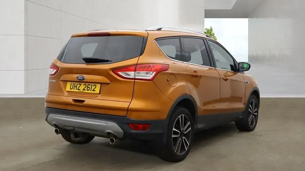 Käytetty Ford Kuga Titanium X 180 HP (132 kW) 2016 Oranssi Katumaasturi