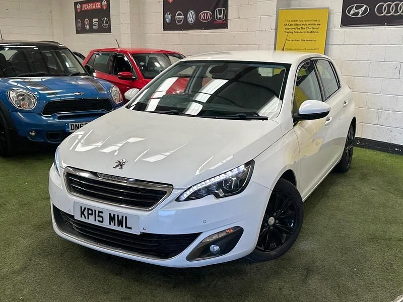 Used Peugeot 308 Allure 120 HP (88 kW) 2015 White Hatchback