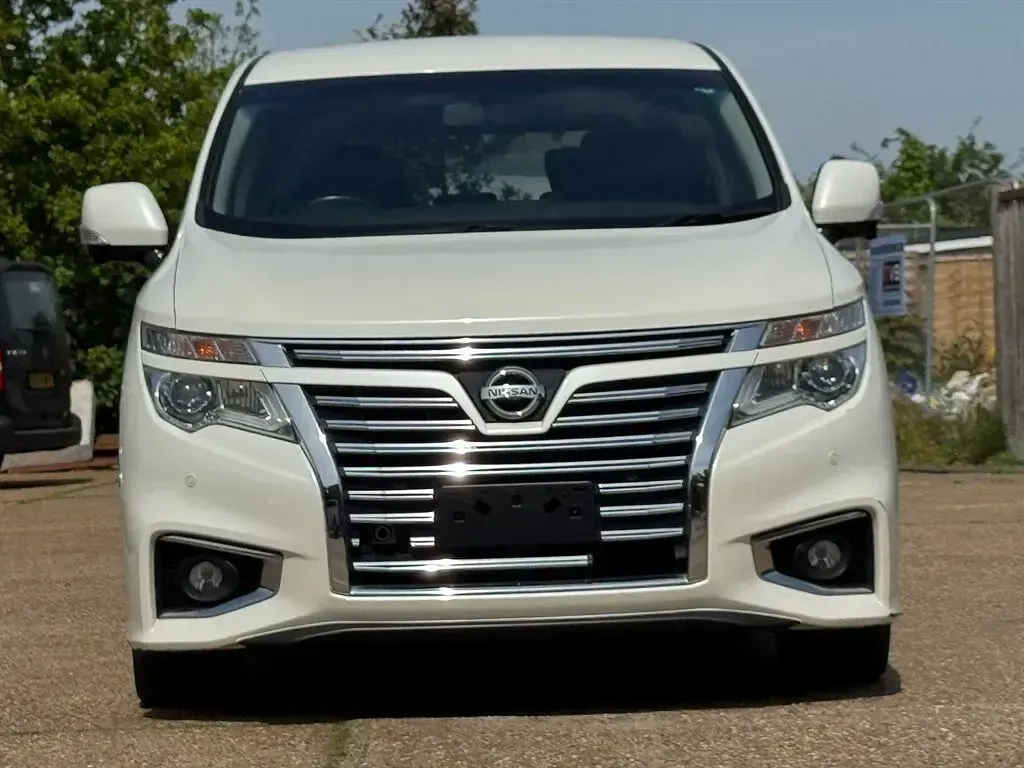 Used Nissan Elgrand Premium Edition 2018 White MPV