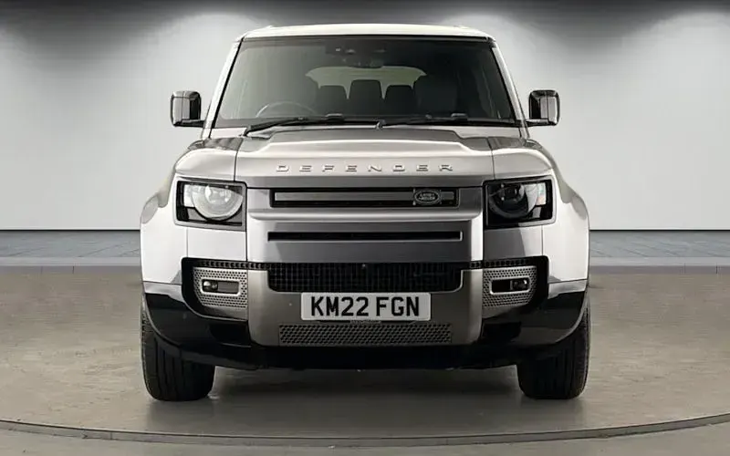 Used Land Rover Defender HSE Dynamic 300 HP (220 kW) 2024 SUV