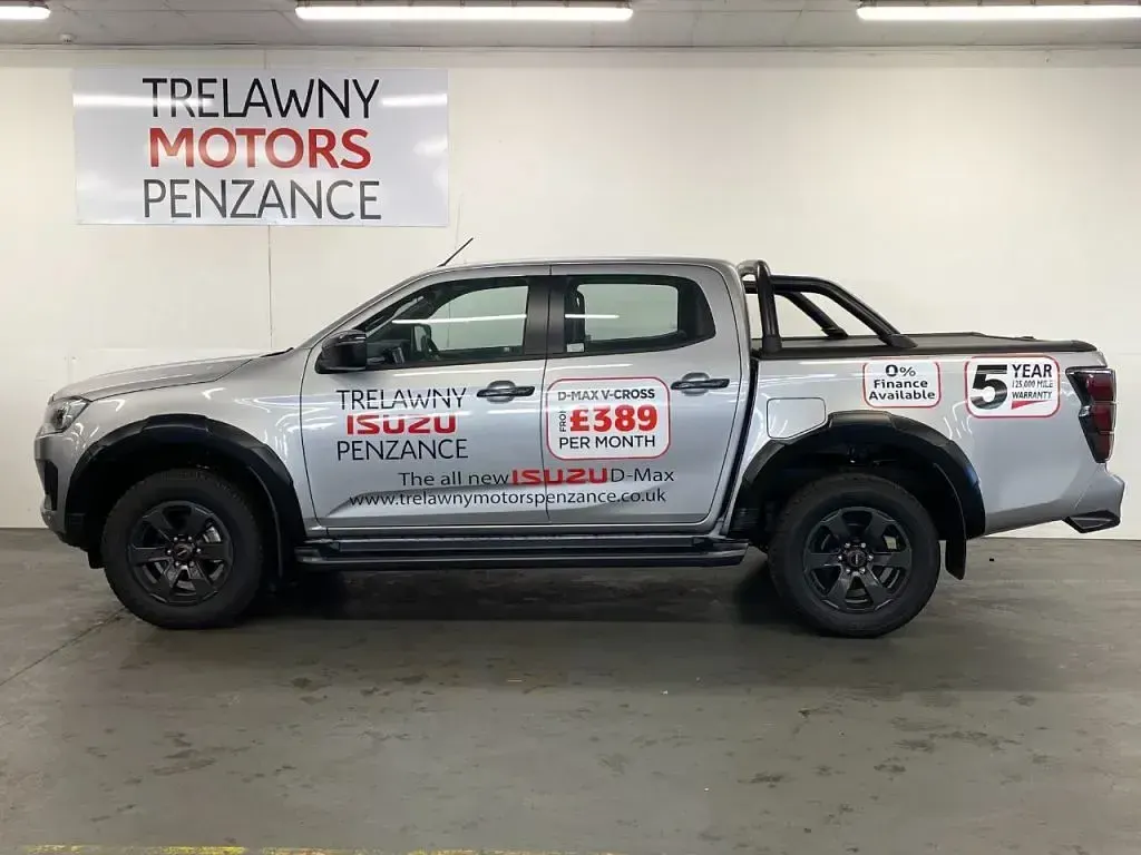 New Isuzu D-Max 2025 Silver Pickup
