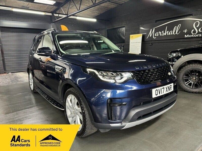 Blue Used 2017 Land Rover Discovery 5 HSE SUV | £18,399 (Expensive) - Image 1/3