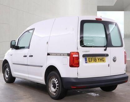 Usado VW Caddy Startline 102 CV (75 kW) 2018 Blanco Monovolumen