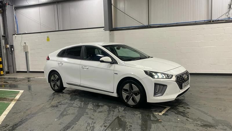 White Used 2021 Hyundai Ioniq Premium SE Hatchback | £13,998 (Fair price) - Image 1/4