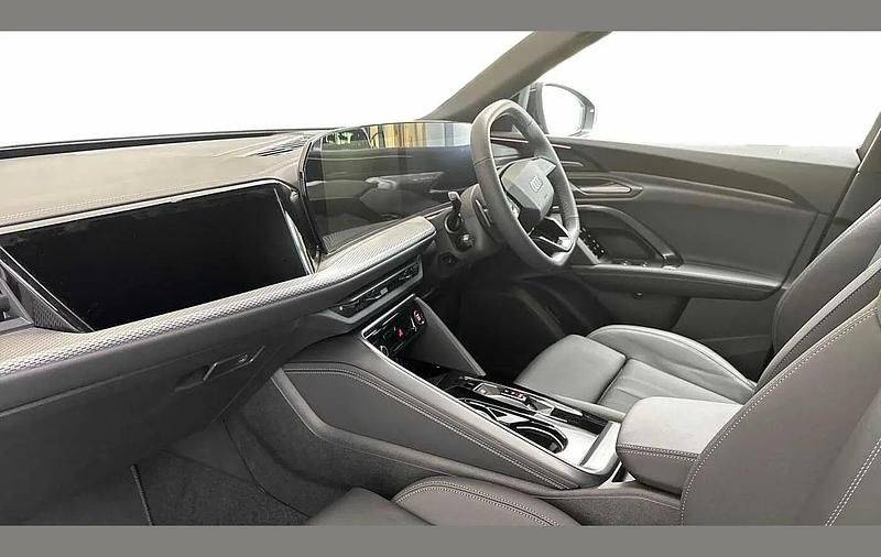 Used Audi Q5 Sportback Advanced 201 HP (147 kW) 2025 Black SUV