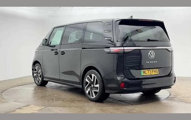 Usado VW ID. Buzz Pro 150 kW (204 HP) 2023 Preto Monovolume