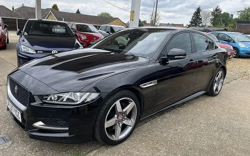 Used Jaguar XE R-Sport 179 HP (131 kW) 2017 Sedan