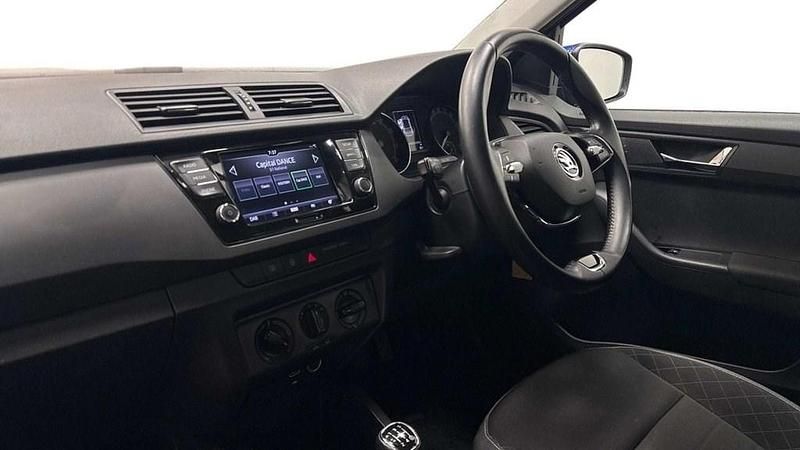 Used Skoda Fabia SE 60 HP (44 kW) 2021 Blue Hatchback