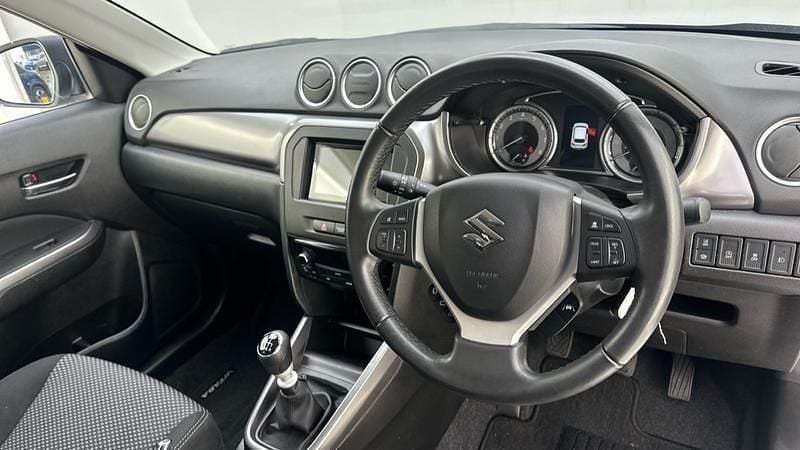 Used Suzuki Vitara SZ-T 129 HP (94 kW) 2022 Silver SUV