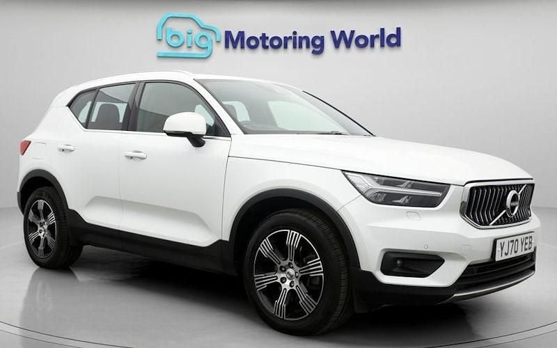 Used 2022 Volvo XC40 Inscription SUV | £22,600 (Good price) - Image 1/4