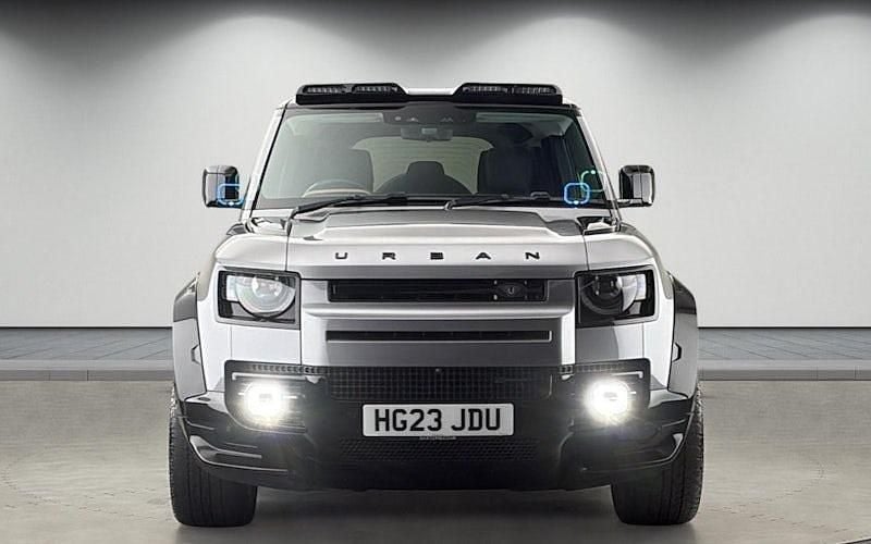 Used Land Rover Defender HSE Dynamic 300 HP (220 kW) 2023 Eiger grey SUV