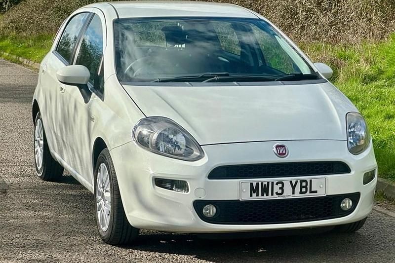 Used Fiat Punto Easy 69 HP (50 kW) 2013 White Hatchback