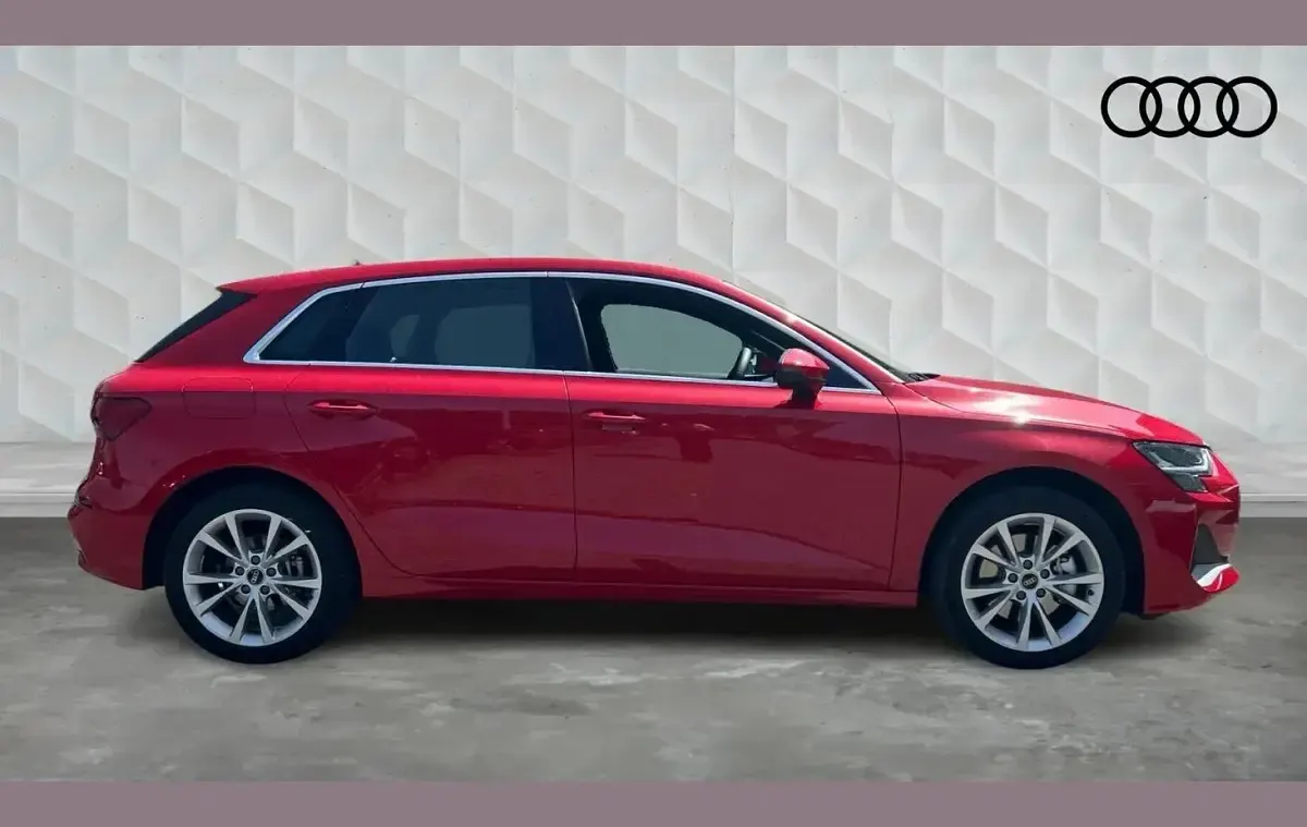 Usado Audi A3 e-tron Sport 200 CV (147 kW) 2026 Rojo Utilitario