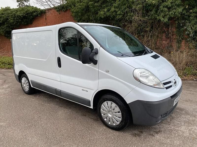 White Used 2010 Nissan Primastar SE MPV | £3,650 (Super price) - Image 1/4