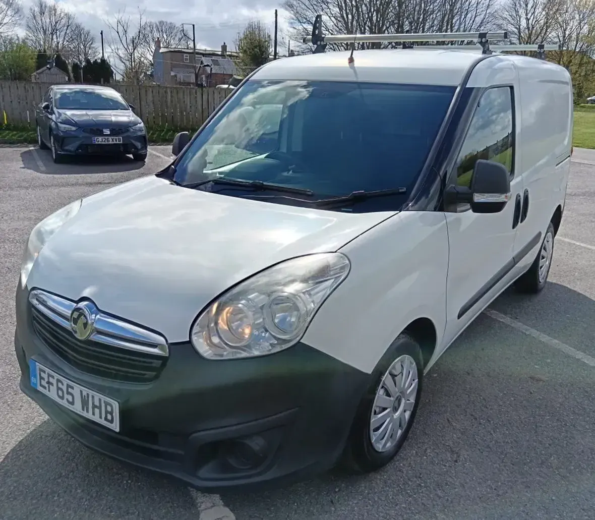 Usado Vauxhall Combo 90 CV (66 kW) 2015 Blanco Monovolumen